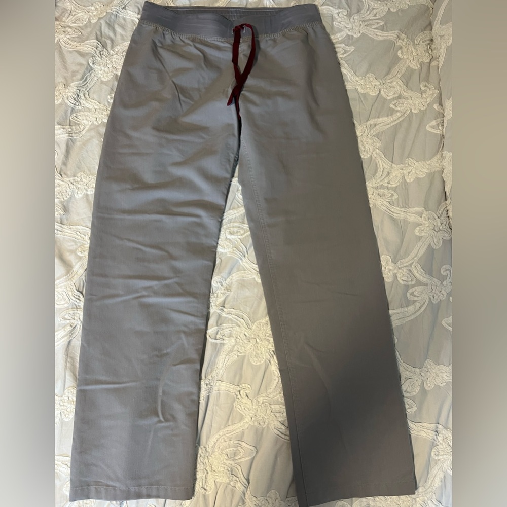 Women’s size M gray scrub pants